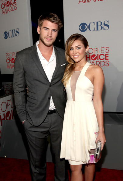 Miley+Cyrus+2012+People+Choice+Awards+Red+Y1vP3mchkQul
